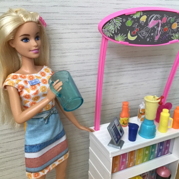 Barbie Doll Smoothie Stand - Picture 6 of 7